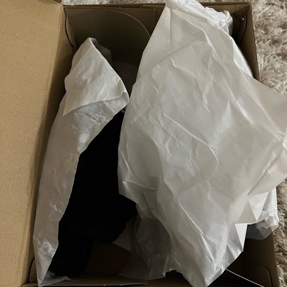 UGG Fluff Yeah slide flat sandals in black - Picture 10 of 12